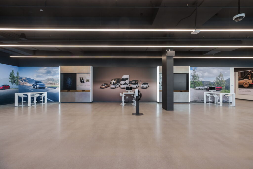 Tesla Service Centre