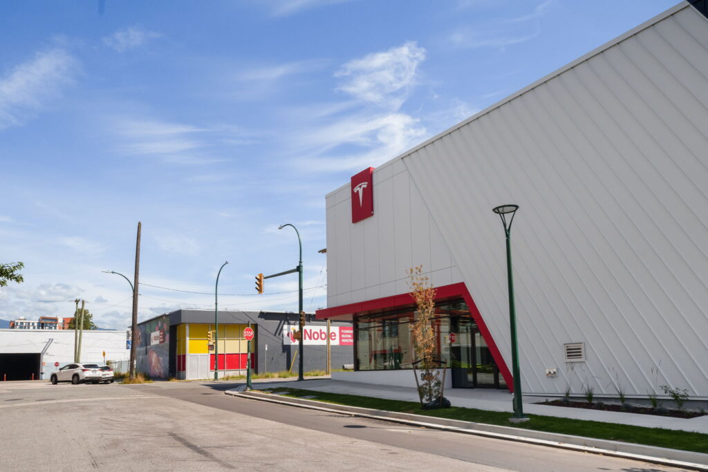 Tesla Service Centre